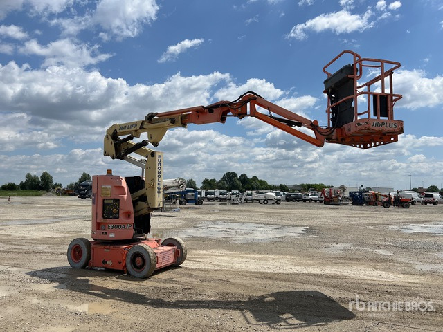 1999 JLG E300 AJP Articulating Boom Lift - Plataforma articulada: foto 4 1999 JLG E300 AJP Articulating Boom Lift - Plataforma articulada: foto 4