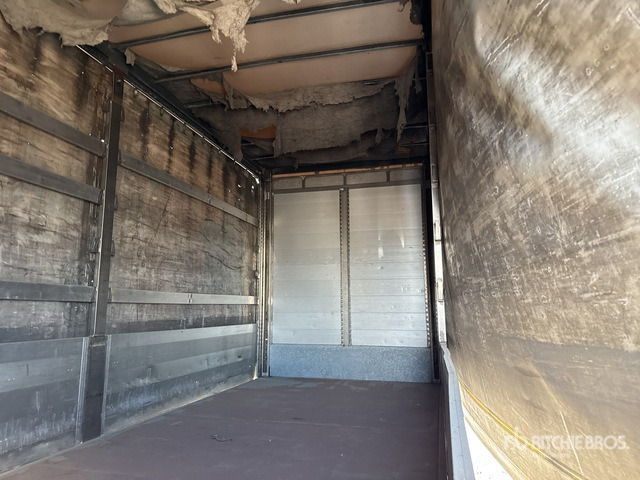 2004 Renault Midlum 4x2 Curtain Side Truck - Camión lona: foto 5 2004 Renault Midlum 4x2 Curtain Side Truck - Camión lona: foto 5