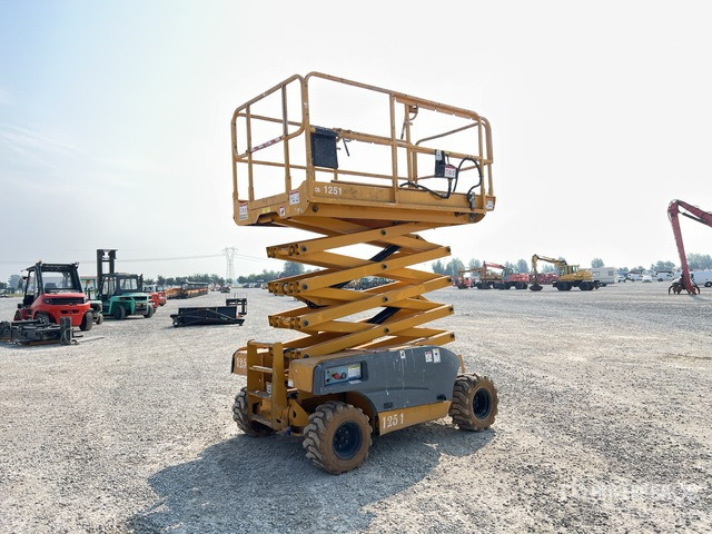 2007 Haulotte Compact 12RTE Electric Scissor Lift - Plataforma de tijeras: foto 4 2007 Haulotte Compact 12RTE Electric Scissor Lift - Plataforma de tijeras: foto 4