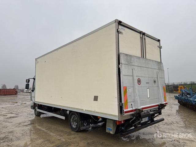 2008 Renault Midlum 220Dxi 4x2 Refrigerated Truck - Camión frigorífico: foto 2 2008 Renault Midlum 220Dxi 4x2 Refrigerated Truck - Camión frigorífico: foto 2