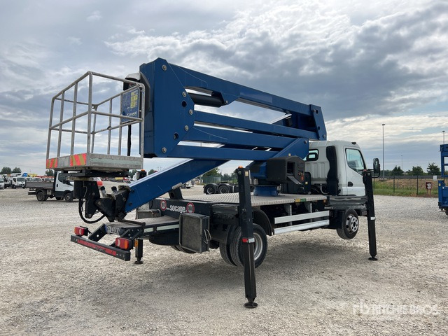 2011 Mitsubishi Canter 6C15 Socage DA 328 on 4x2 Bucket Truck - Camión con plataforma elevadora: foto 4 2011 Mitsubishi Canter 6C15 Socage DA 328 on 4x2 Bucket Truck - Camión con plataforma elevadora: foto 4