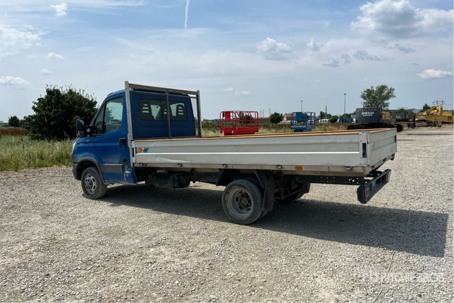 2014 Iveco 35C11 Flatbed Truck - Camión caja abierta: foto 1 2014 Iveco 35C11 Flatbed Truck - Camión caja abierta: foto 1