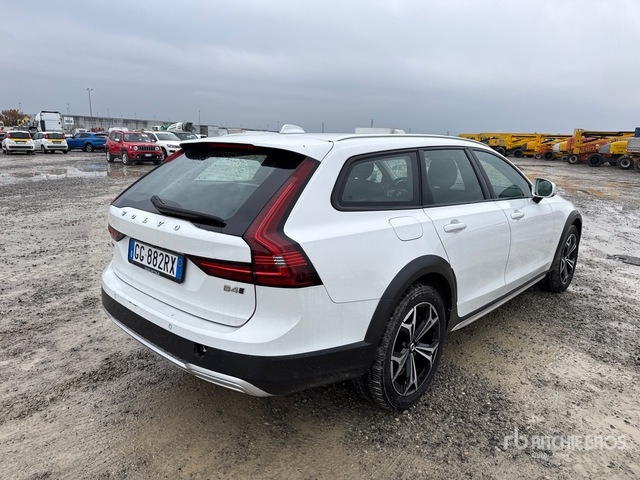 2021 Volvo V90 CROSS COUNTRY SW B4 D AUTO CC P ... Station Wagon - Coche familiar: foto 3 2021 Volvo V90 CROSS COUNTRY SW B4 D AUTO CC P ... Station Wagon - Coche familiar: foto 3
