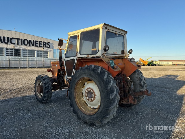 Fiat 1300 DT 4WD Tractor - Tractor: foto 2 Fiat 1300 DT 4WD Tractor - Tractor: foto 2
