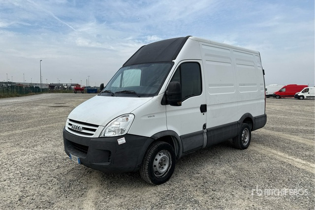 Iveco Daily 29L12 Autocarro furgonato - Furgón: foto 3 Iveco Daily 29L12 Autocarro furgonato - Furgón: foto 3