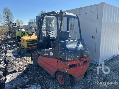 LINDE E25-02 2500 kg - Carretilla elevadora eléctrica: foto 3 LINDE E25-02 2500 kg - Carretilla elevadora eléctrica: foto 3