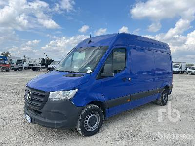 MERCEDES-BENZ SPRINTER 311 CDI LONG - Camión caja cerrada: foto 2 MERCEDES-BENZ SPRINTER 311 CDI LONG - Camión caja cerrada: foto 2