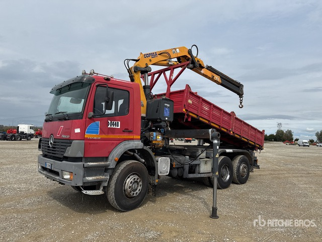 Mercedes-Benz Atego 1828 Autocarro ribaltabile con gru - Camión volquete, Camión grúa: foto 2 Mercedes-Benz Atego 1828 Autocarro ribaltabile con gru - Camión volquete, Camión grúa: foto 2
