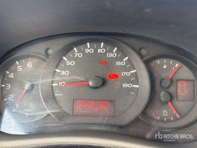 Nissan NV400 Flatbed Truck - Camión caja abierta: foto 5 Nissan NV400 Flatbed Truck - Camión caja abierta: foto 5