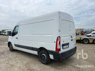 RENAULT MASTER 2.3 L2H2 T35 DCI 136CV ICE - Camión caja cerrada: foto 2 RENAULT MASTER 2.3 L2H2 T35 DCI 136CV ICE - Camión caja cerrada: foto 2
