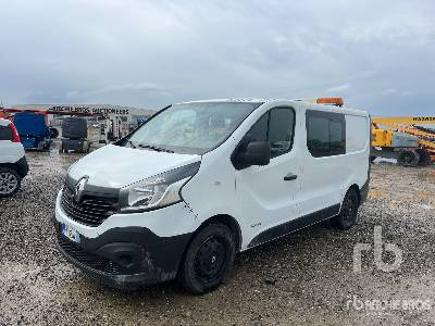 RENAULT TRAFIC 145 - Camión caja cerrada: foto 1 RENAULT TRAFIC 145 - Camión caja cerrada: foto 1