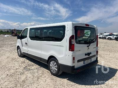 RENAULT TRAFIC 9 seats - Camión caja cerrada: foto 2 RENAULT TRAFIC 9 seats - Camión caja cerrada: foto 2
