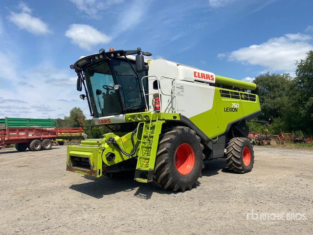 2018 Claas Lexion 750 with header and header trailer Combine Harvester - Desbrozadora de martillos/ Trituradora: foto 1 2018 Claas Lexion 750 with header and header trailer Combine Harvester - Desbrozadora de martillos/ Trituradora: foto 1