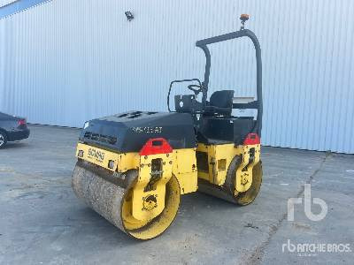 BOMAG BW138AD Compacteur Vibrant Tandem - Apisonadora de asfalto: foto 1 BOMAG BW138AD Compacteur Vibrant Tandem - Apisonadora de asfalto: foto 1