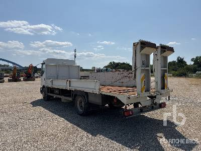 RENAULT MIDLUM 210 4x2 Camion Plateau - Camión caja abierta: foto 2 RENAULT MIDLUM 210 4x2 Camion Plateau - Camión caja abierta: foto 2