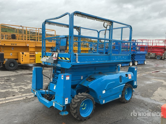 2014 Haulotte Compact 12DX 4x4 Diesel Scissor Lift - Plataforma de tijeras: foto 4 2014 Haulotte Compact 12DX 4x4 Diesel Scissor Lift - Plataforma de tijeras: foto 4