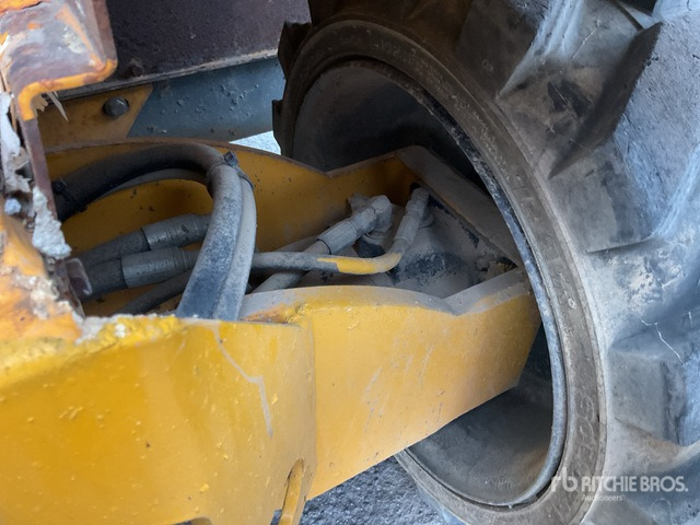 2015 Haulotte Compact 12DX 4x4 Diesel Scissor Lift - Plataforma de tijeras: foto 5 2015 Haulotte Compact 12DX 4x4 Diesel Scissor Lift - Plataforma de tijeras: foto 5