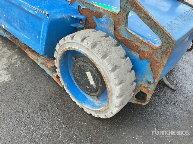 2015 Haulotte Star 10 Vertical Mast Lift - Plataforma de mástil vertical: foto 5 2015 Haulotte Star 10 Vertical Mast Lift - Plataforma de mástil vertical: foto 5