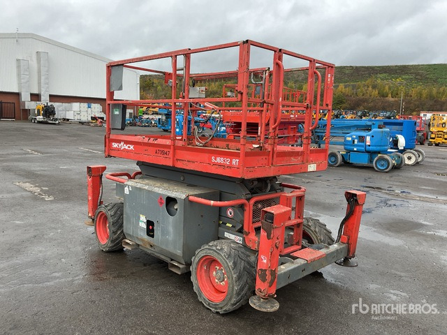 2016 Skyjack SJ6832 RT 4x4 Diesel Scissor Lift - Plataforma de tijeras: foto 4 2016 Skyjack SJ6832 RT 4x4 Diesel Scissor Lift - Plataforma de tijeras: foto 4