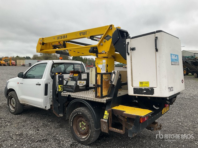 2018 Toyota Hilux 2018 Versalift LAT-38-135-H on 2018 Toyota Hilux 4x4 Bucket Truck Bucket Truck - Camión con plataforma elevadora: foto 5 2018 Toyota Hilux 2018 Versalift LAT-38-135-H on 2018 Toyota Hilux 4x4 Bucket Truck Bucket Truck - Camión con plataforma elevadora: foto 5