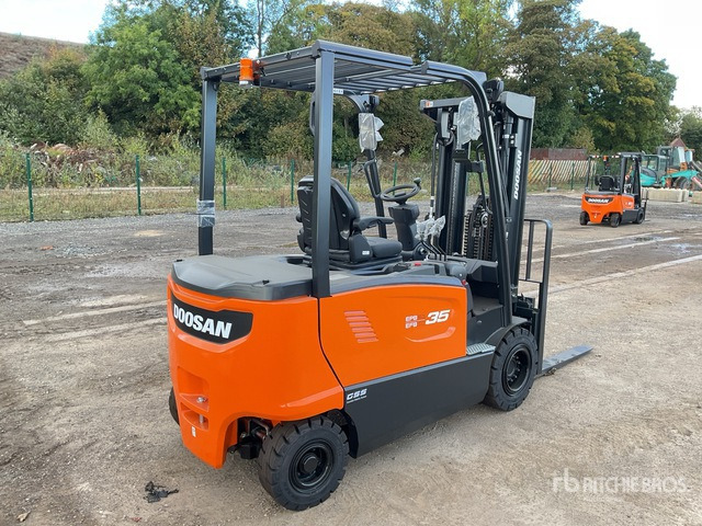 2023 Doosan B35X-7 PLUS 2023 Doosan B35X-7 PLUS 3500 kg Electric Forklift (Unused) Electric Forklift - Carretilla elevadora eléctrica: foto 3 2023 Doosan B35X-7 PLUS 2023 Doosan B35X-7 PLUS 3500 kg Electric Forklift (Unused) Electric Forklift - Carretilla elevadora eléctrica: foto 3