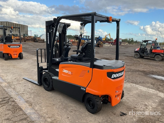 2024 Doosan B35X-7 PLUS 2024 Doosan B35X-7 PLUS 3500 kg Electric Forklift - (Unused) Electric Forklift - Carretilla elevadora eléctrica: foto 3 2024 Doosan B35X-7 PLUS 2024 Doosan B35X-7 PLUS 3500 kg Electric Forklift - (Unused) Electric Forklift - Carretilla elevadora eléctrica: foto 3