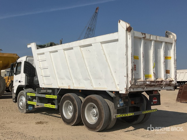 2005 Volvo FM12-380 6x4 T/A Dump Truck - Camión volquete: foto 2 2005 Volvo FM12-380 6x4 T/A Dump Truck - Camión volquete: foto 2