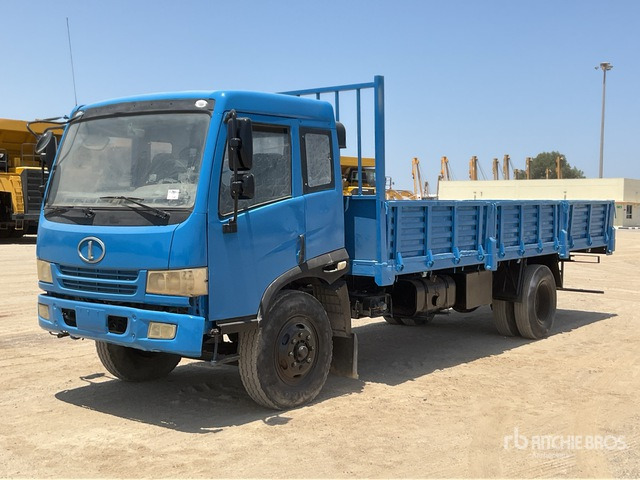 2010 FAW 1120P9K2L3E 4x2 Flatbed Truck - Camión caja abierta: foto 1 2010 FAW 1120P9K2L3E 4x2 Flatbed Truck - Camión caja abierta: foto 1