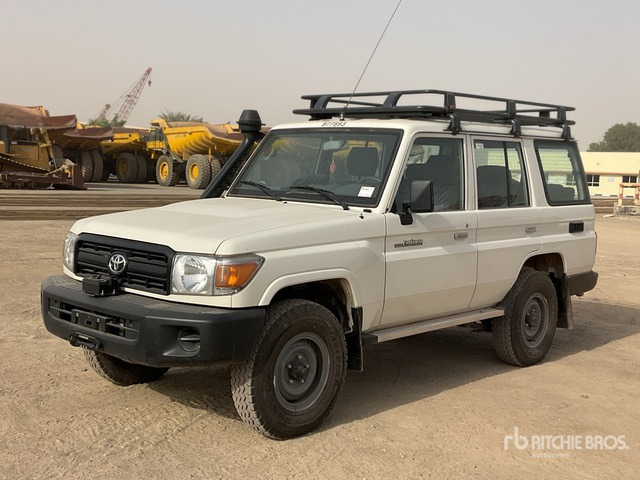 2023 Toyota Land Cruiser 76L 4x4 SUV - SUV/ Todoterreno: foto 1 2023 Toyota Land Cruiser 76L 4x4 SUV - SUV/ Todoterreno: foto 1