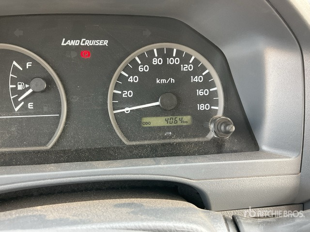 2023 Toyota Land Cruiser 76L 4x4 SUV - SUV/ Todoterreno: foto 2 2023 Toyota Land Cruiser 76L 4x4 SUV - SUV/ Todoterreno: foto 2