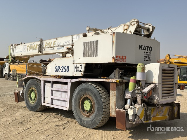 Kato KR25H-V Rough Terrain Crane - Grúa para terrenos difíciles: foto 4 Kato KR25H-V Rough Terrain Crane - Grúa para terrenos difíciles: foto 4