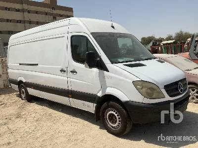 MERCEDES-BENZ SPRINTER 311CDI (Inoperable) - Camión caja cerrada: foto 4 MERCEDES-BENZ SPRINTER 311CDI (Inoperable) - Camión caja cerrada: foto 4