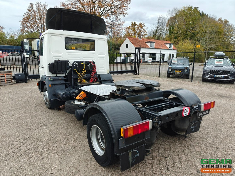 MAN LE 10.220 4x2 Dagcabine Euro3 - Handgeschakeld - Analoge Tachograaf - 195.000km - Cabeza tractora: foto 4 MAN LE 10.220 4x2 Dagcabine Euro3 - Handgeschakeld - Analoge Tachograaf - 195.000km - Cabeza tractora: foto 4