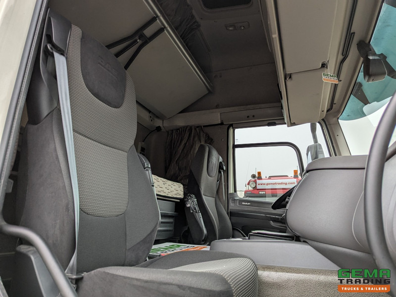 Camión caja cerrada DAF CF 370 FA 4x2 Spacecab Euro6 - GeslotenBak 8.2M + Laadklep 2000kg - HardHouten vloer - 10/2025APK: foto 15