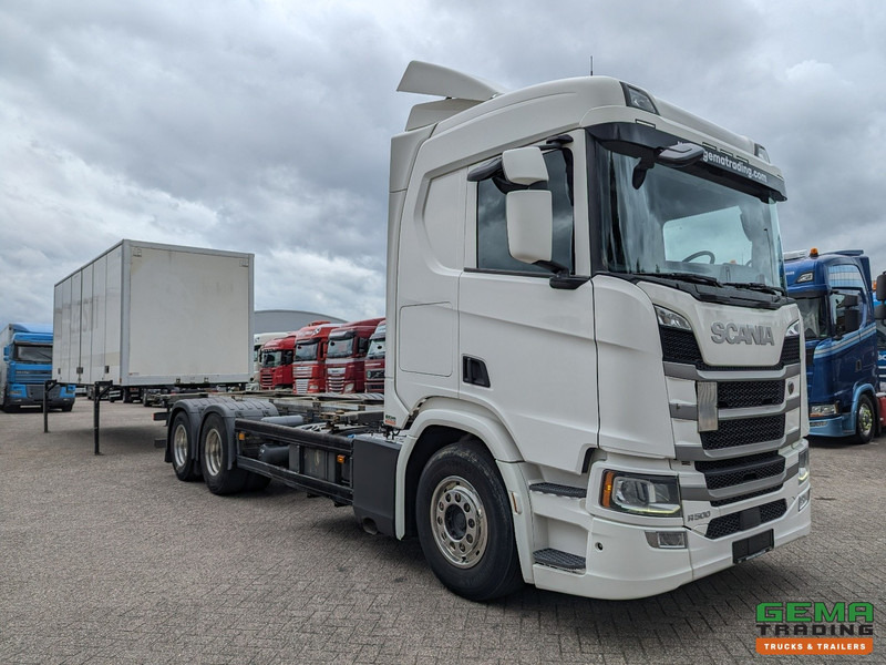 Scania R500 6x2 CR20N Euro6 - Retarder - BDF systeem - Dubbele tanks - Vangmuil - Camión portacontenedore/ Intercambiable: foto 4 Scania R500 6x2 CR20N Euro6 - Retarder - BDF systeem - Dubbele tanks - Vangmuil - Camión portacontenedore/ Intercambiable: foto 4
