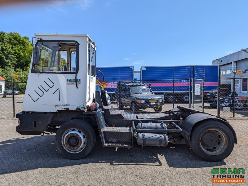 Tractor industrial Terberg YT17 MOTOR DEFECT - MMBS Kenteken: foto 10 Tractor industrial Terberg YT17 MOTOR DEFECT - MMBS Kenteken: foto 10