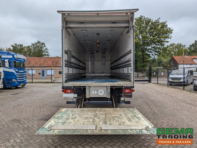 Volvo FM330 4x2 Daycab Euro5 KuikenBak 8.2m + Webasto Heater + Dhollandia 2000KG - Camión transporte de ganado: foto 5 Volvo FM330 4x2 Daycab Euro5 KuikenBak 8.2m + Webasto Heater + Dhollandia 2000KG - Camión transporte de ganado: foto 5