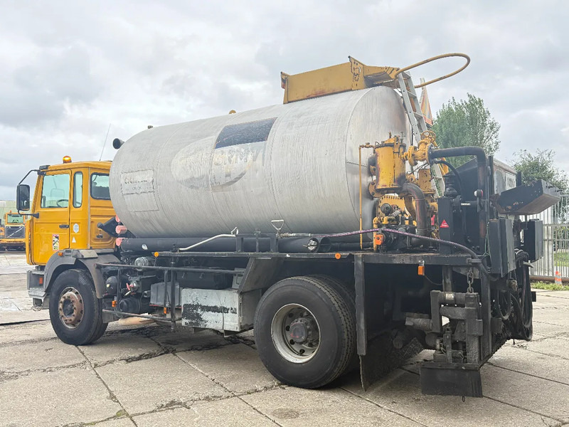 Renault G260 4X2 ACMAR Bitumen Sprayer 10.000L Spring/Spring Manual Gear - Camión: foto 3 Renault G260 4X2 ACMAR Bitumen Sprayer 10.000L Spring/Spring Manual Gear - Camión: foto 3