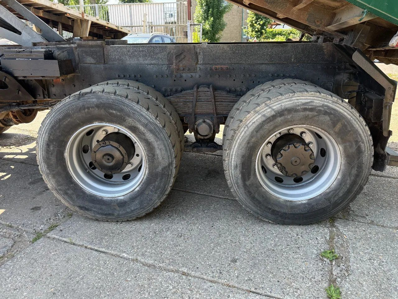 MAN 35.372 8X4 Tipper Spring/Spring ZF Manual Gear E - Camión volquete: foto 5 MAN 35.372 8X4 Tipper Spring/Spring ZF Manual Gear E - Camión volquete: foto 5