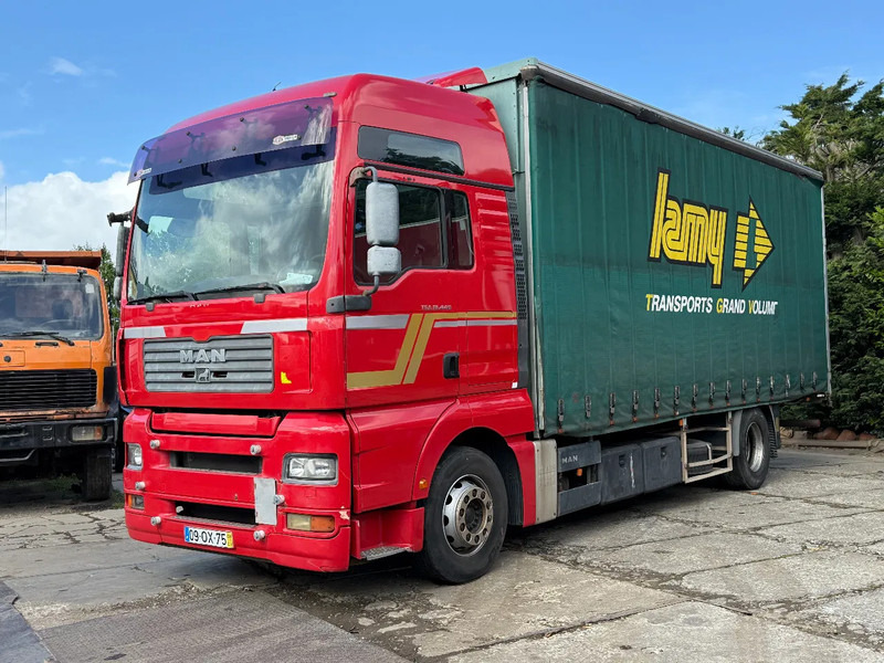 MAN TGA 18.440 4X2 BOX Spring/Air EURO3 Retarder ZF Manual - Camión caja cerrada: foto 2 MAN TGA 18.440 4X2 BOX Spring/Air EURO3 Retarder ZF Manual - Camión caja cerrada: foto 2