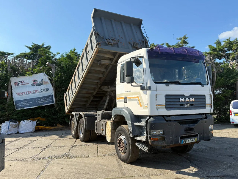MAN TGA 26.360 6X4 Tipper Spring/Spring ZF Manual gear EURO3 - Camión volquete: foto 1 MAN TGA 26.360 6X4 Tipper Spring/Spring ZF Manual gear EURO3 - Camión volquete: foto 1