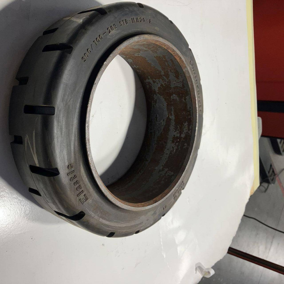 2X Continental 300-100-203 grip tyres - Neumático para Equipo de manutención: foto 1 2X Continental 300-100-203 grip tyres - Neumático para Equipo de manutención: foto 1