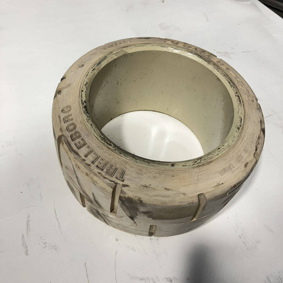 2X Trelleborg 260-130-170 NM tyres - Neumático para Equipo de manutención: foto 4 2X Trelleborg 260-130-170 NM tyres - Neumático para Equipo de manutención: foto 4