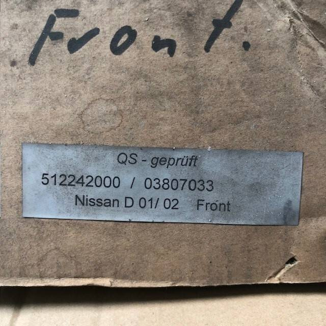 Front window for Nissan - Ventana y piezas para Equipo de manutención: foto 3 Front window for Nissan - Ventana y piezas para Equipo de manutención: foto 3