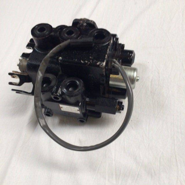 Hydraulic control valve - Válvula hidráulica para Equipo de manutención: foto 5 Hydraulic control valve - Válvula hidráulica para Equipo de manutención: foto 5