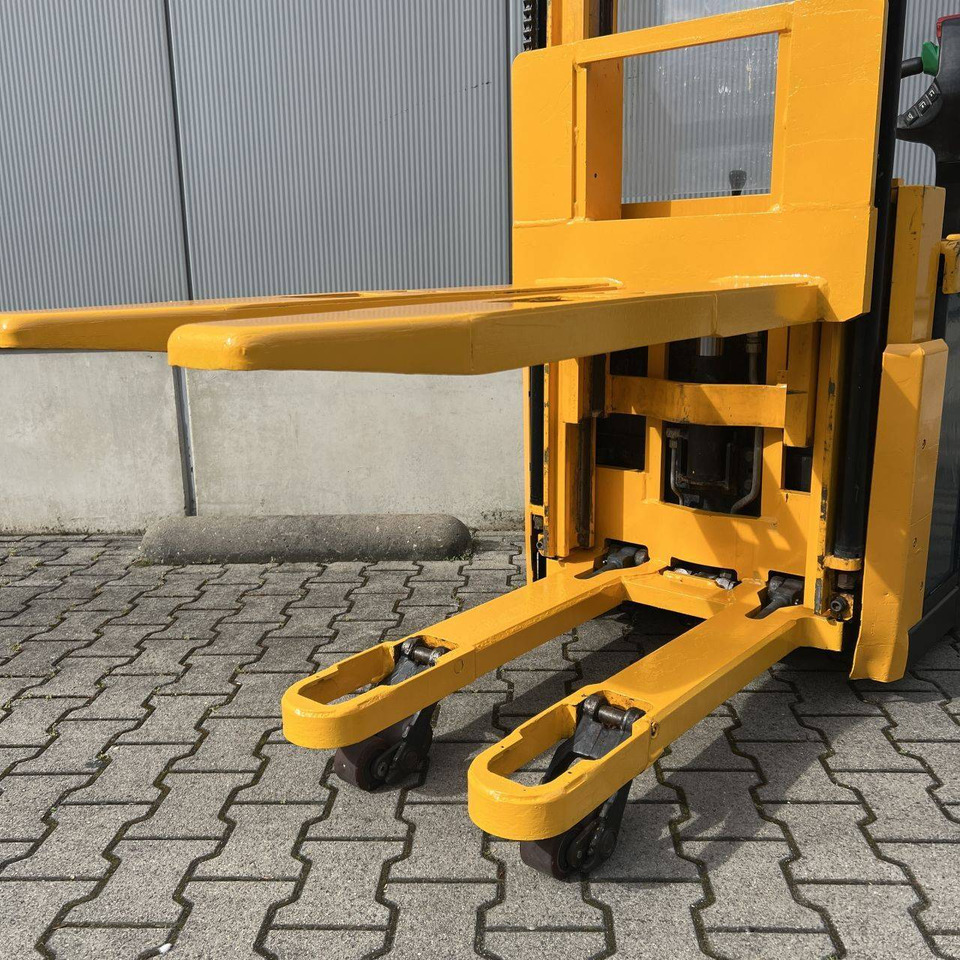 Jungheinrich EJC-Z16 - Apilador: foto 3 Jungheinrich EJC-Z16 - Apilador: foto 3