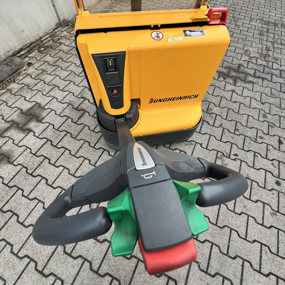 Jungheinrich EJC112 - Apilador: foto 4 Jungheinrich EJC112 - Apilador: foto 4