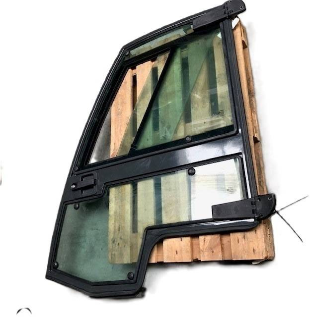 Left door for Nissan - Puerta y piezas para Equipo de manutención: foto 3 Left door for Nissan - Puerta y piezas para Equipo de manutención: foto 3