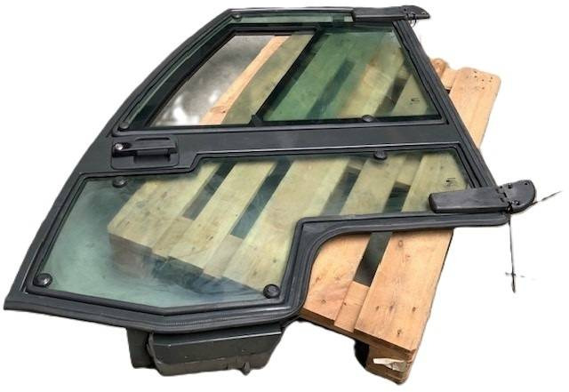 Left door for Nissan - Puerta y piezas para Equipo de manutención: foto 2 Left door for Nissan - Puerta y piezas para Equipo de manutención: foto 2