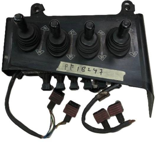 Levers Hydraulic Control for Linde - Sistema eléctrico para Equipo de manutención: foto 1 Levers Hydraulic Control for Linde - Sistema eléctrico para Equipo de manutención: foto 1